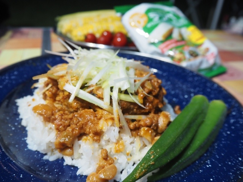 『キャンプ飯』まろやか簡単煮込みハンバーグ